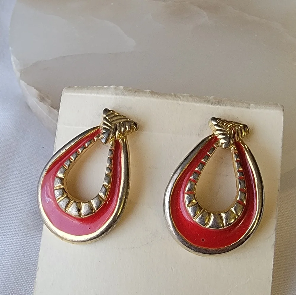 Vintage earrings gold